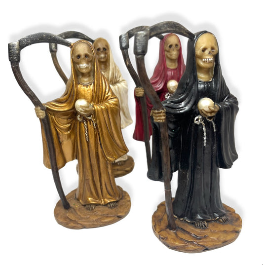 Santa Muerte con Guadaña (5in)